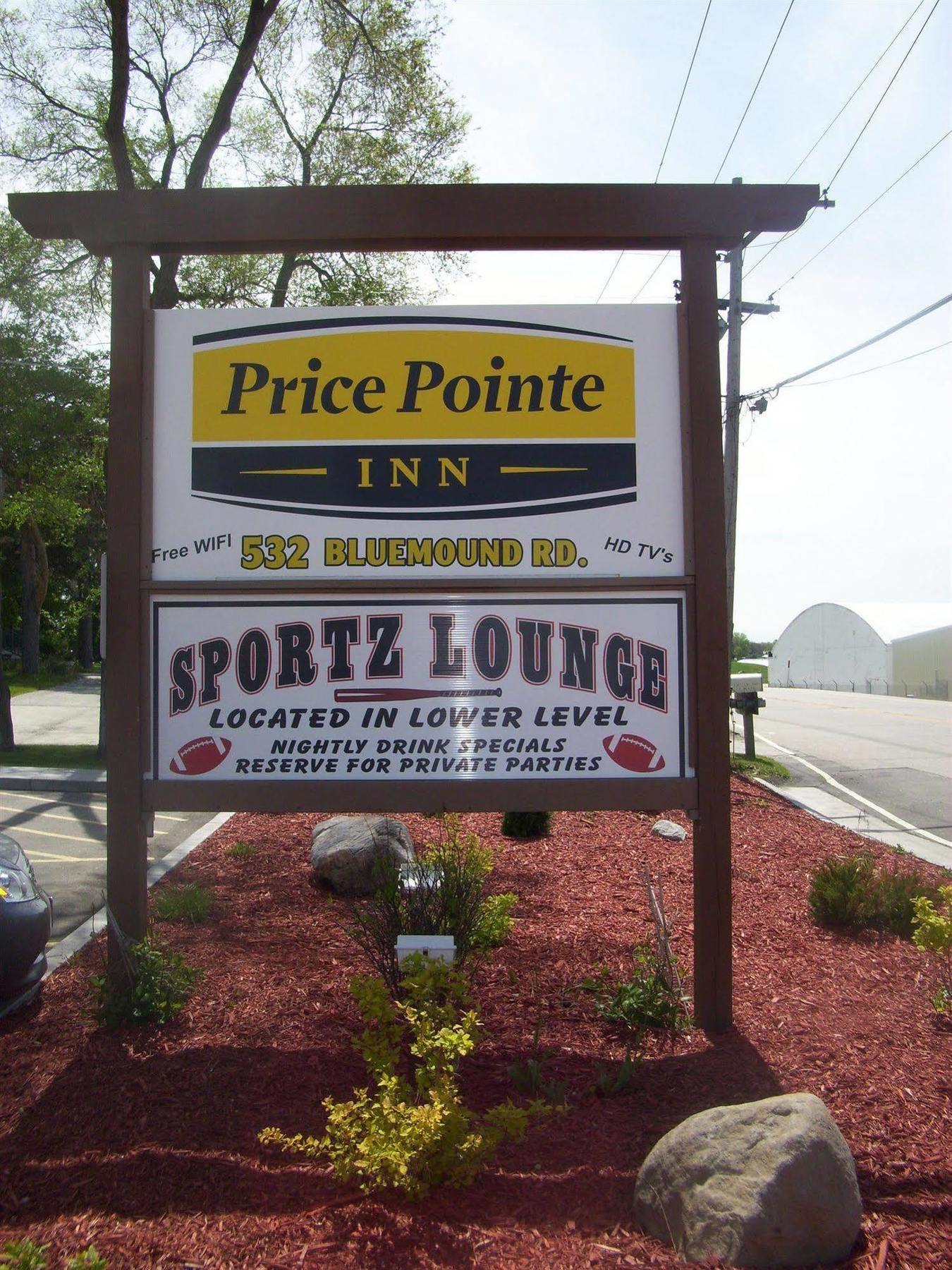 Price Pointe Inn Waukesha Bagian luar foto